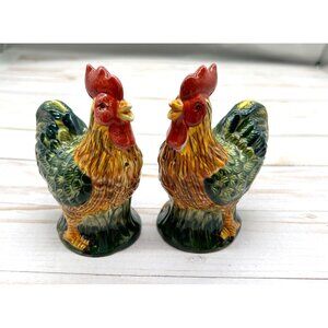Vintage Style Rooster Chicken Ceramic Salt & Pepper Shakers Red Green Home Decor